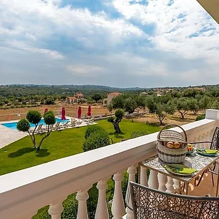 Elaias Gi Ξενοδοχείο 4*